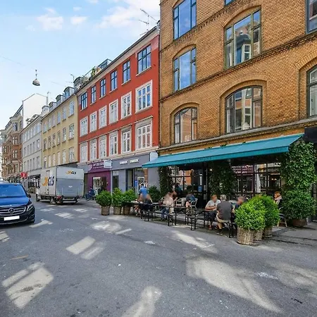 Extravagant-2 Bedrooms-bronze Lejlighed København