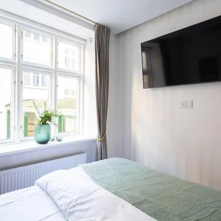 Extravagant-2 Bedrooms-bronze Apartment Copenhagen