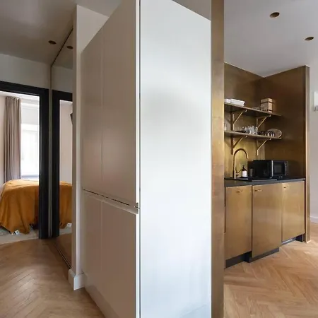 Extravagant-2 Bedrooms-bronze Apartment *