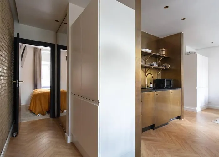 Extravagant-2 Bedrooms-bronze Apartment *